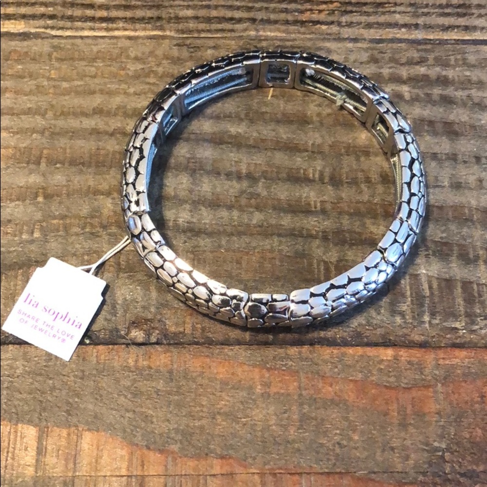 ⚡️Lia Sophia silver stretch bracelet